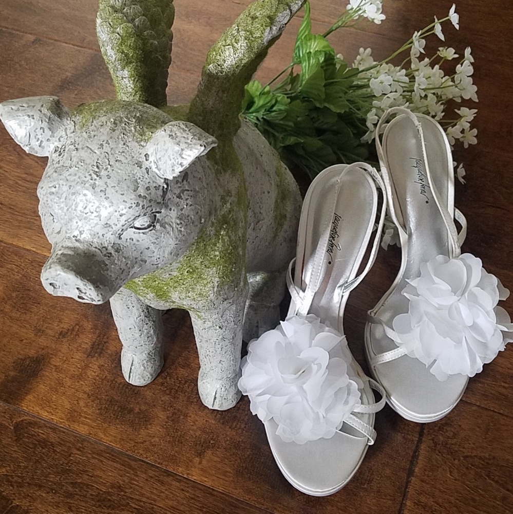 Jacqueline Ferrar Strap Heel